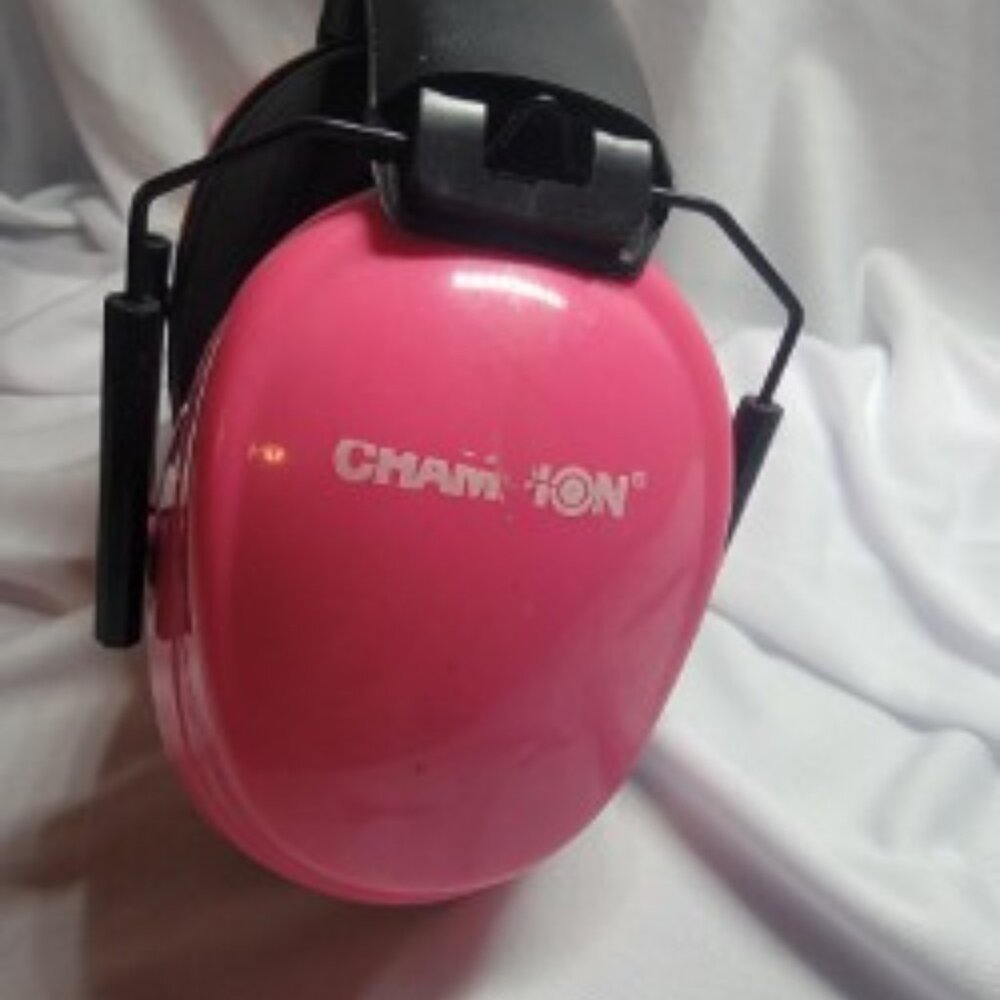 Champion Passive Noise-Cancelling Ear Muffs Kids/Small Adult Pink & Black